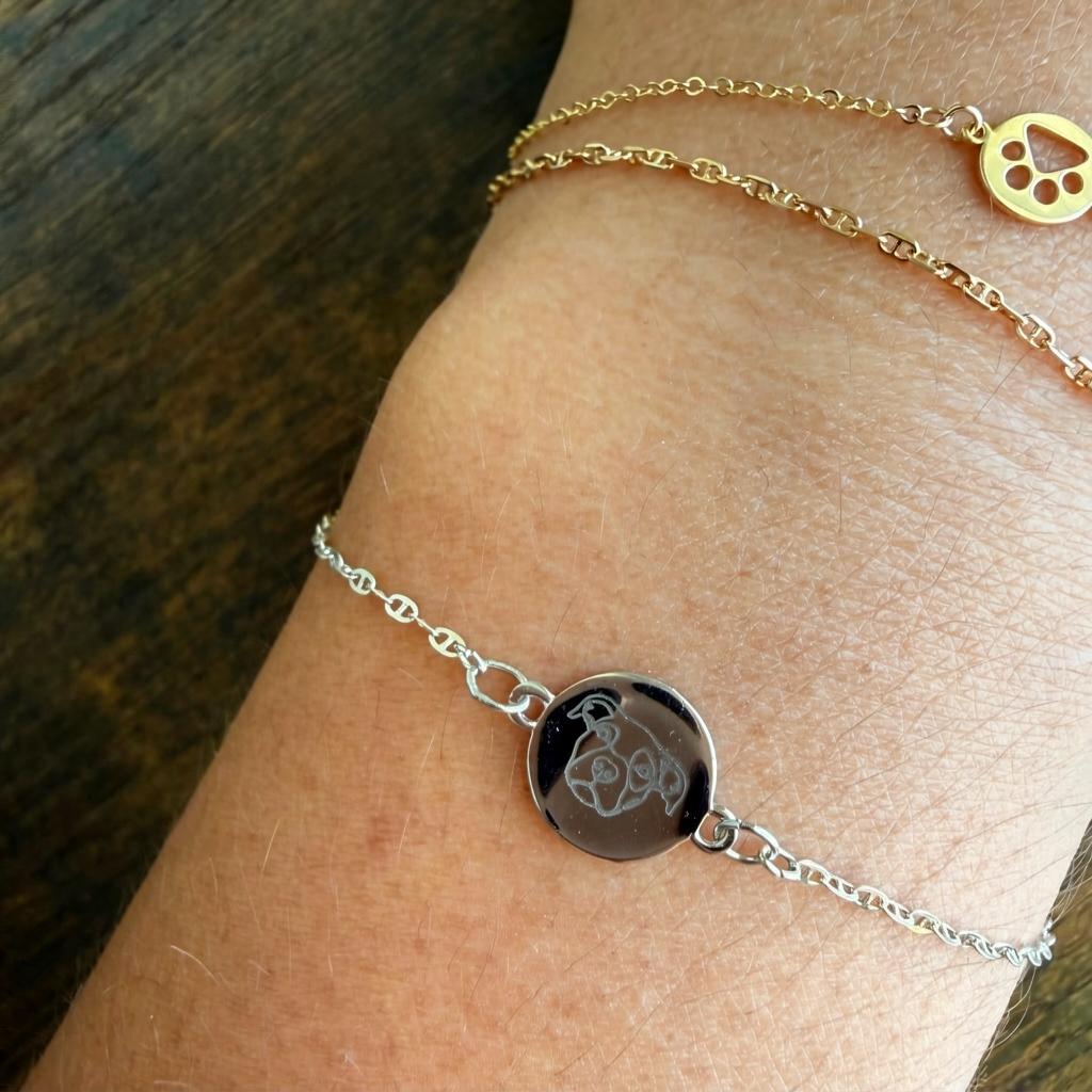 Round Engravable Charm Bracelet in Silver